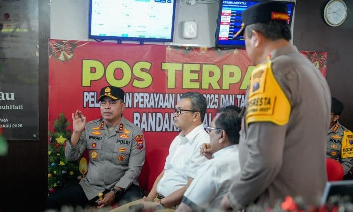 pastikan_keamanan_nataru_kapolda_sumut_cek_pos_pam_di_kualanamu