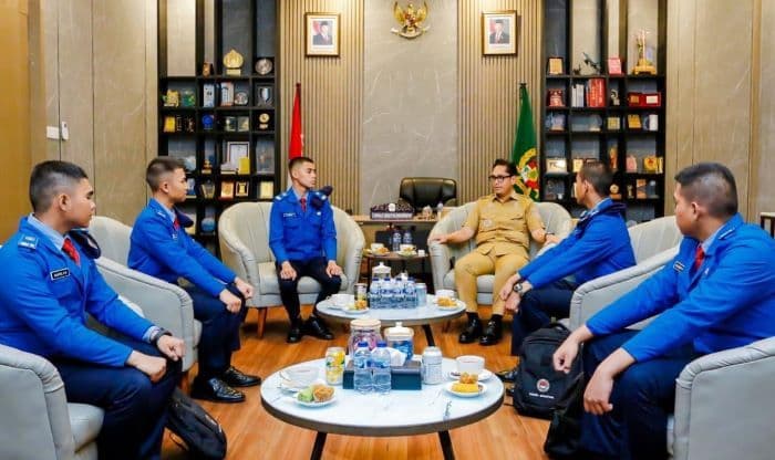 rico_waas_cerita_gagal_jadi_anggota_dewan_hingga_jadi_wali_kota_medan_di_hadapan_siswa_sma_taruna_nusantara
