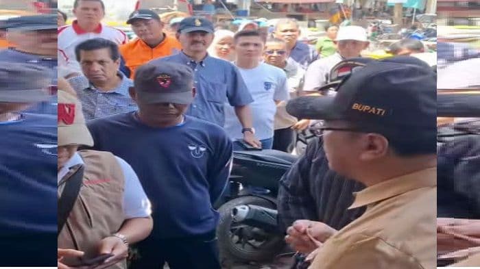 bupati_tegaskan_parkir_gratis_di_pasar_bakaran_batu_jukir_dilarang_pungut_biaya