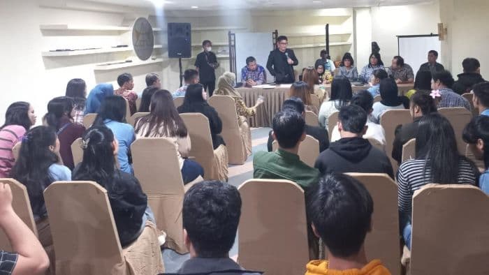 nasib_961_mahasiswa_uda_versi_yayasan_partahi_siregar_yang_hendak_diwisuda_terkatungkatung