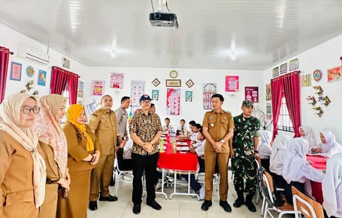 bgn_lakukan_monev_perdana_program_makan_bergizi_gratis_di_sergai