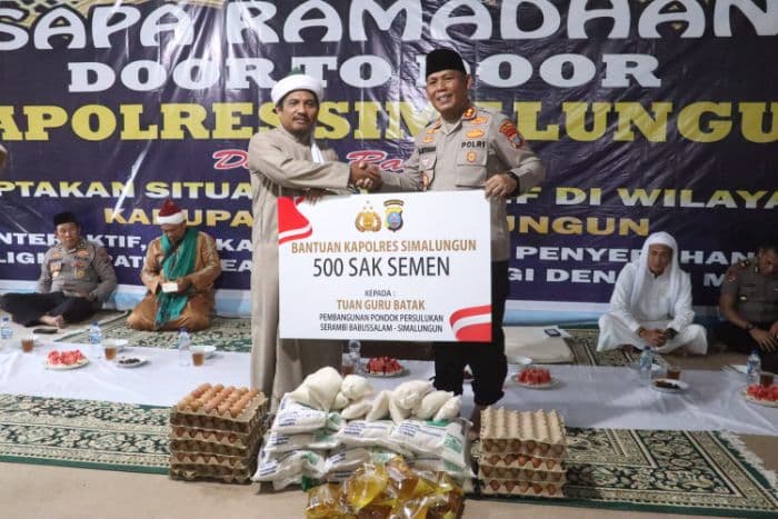 kapolres_simalungun_salurkan_bantuan_pembangunan_tahfiz_saat_sapa_ramadan