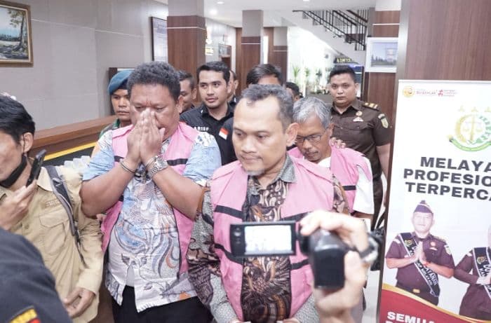 kejati_sumut_tahan_3_tersangka_kasus_korupsi_pnbp_pelabuhan_belawan_kerugian_negara_capai_miliaran_rupiah