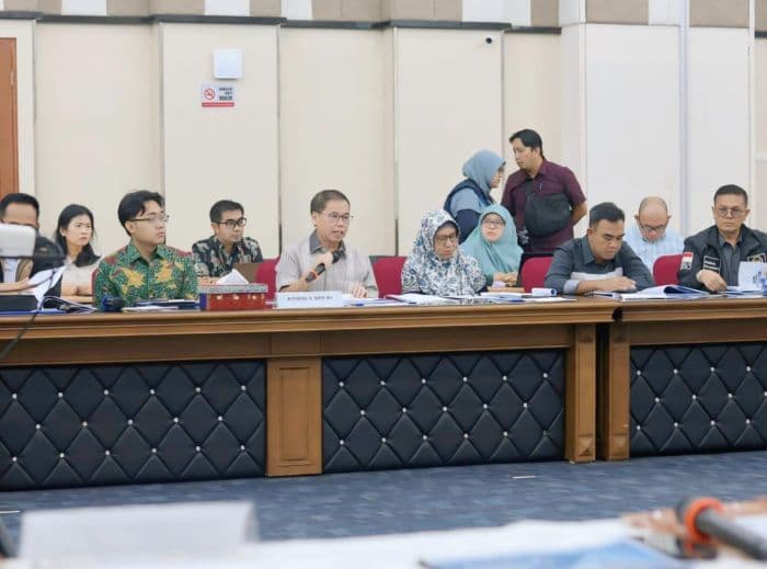 komisi_x_dpr_ri_kecewa_kadis_pendidikan_sesumut_absen_bahas_sekolah_terdampak_banjir