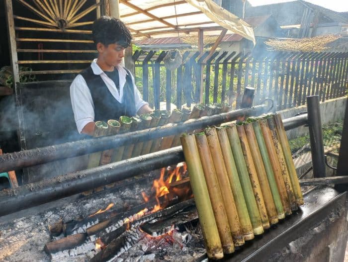 ramadan_lomang_panas_jaya_medan_raup_ramainya_pembeli_lemang_tradisional