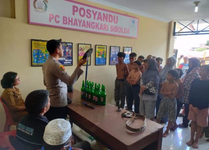 hendak_tawuran_pakai_senjata_polsek_sibolga_sambas_tangkap_15_remaja_