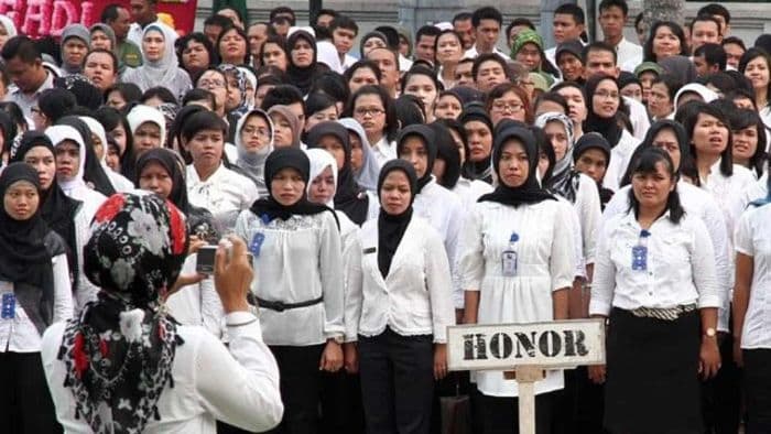 bupati_taput_keluarkan_surat_edaran_pecat_2000_honorer