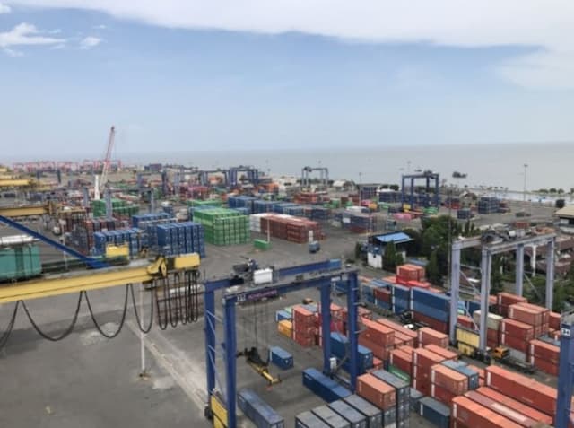 terminal_operasi_24_jam_hadapi_lonjakan_logistik_di_pelabuhan_belawan_dan_kuala_tanjung