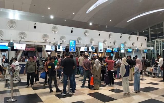 arus_balik_lebaran_2026_memuncak_di_bandara_kualanamu_penumpang_dan_extra_flight_meningkat