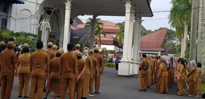 asn_pematangsiantar_terapkan_kerja_fleksibel_pasca_lebaran_layanan_publik_tetap_optimal