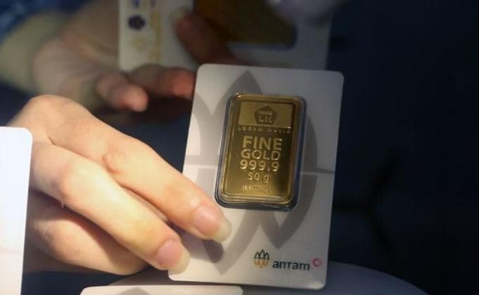 harga_emas_global_anjlok_jadi_penurunan_mingguan_paling_tajam_sejak_1983