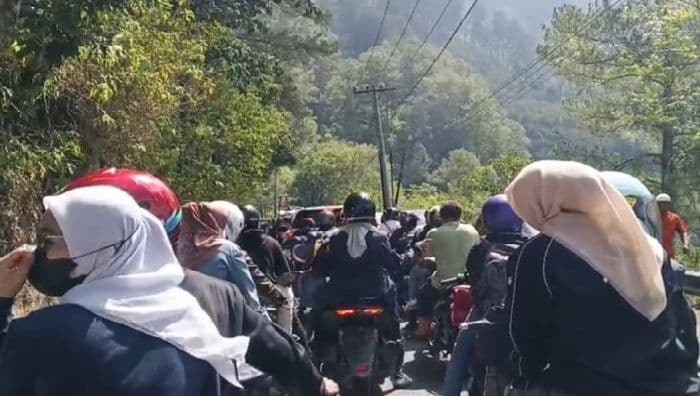 polda_sumut_ungkap_penyebab_macet_parapat_saat_arus_balik_lebaran