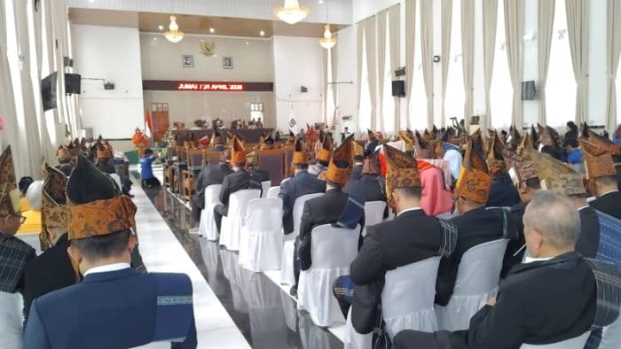 dprd_pematangsiantar_gelar_paripurna_hut_ke155_tekankan_nilai_kebersamaan_dan_sejarah_raja_sangnaualuh