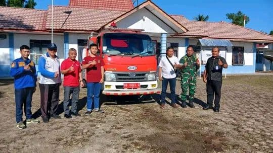 krisis_air_bersih_di_lahewa_nias_utara_warga_terpaksa_tunggu_damkar