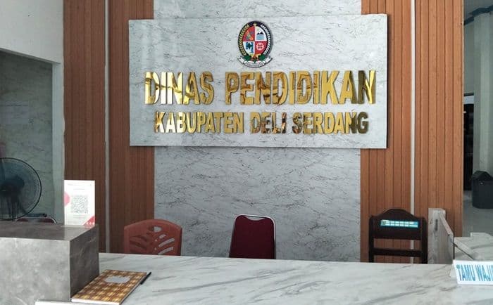 krisis_guru_di_sdn_deli_serdang_staf_kantor_camat_turun_tangan_mengajar