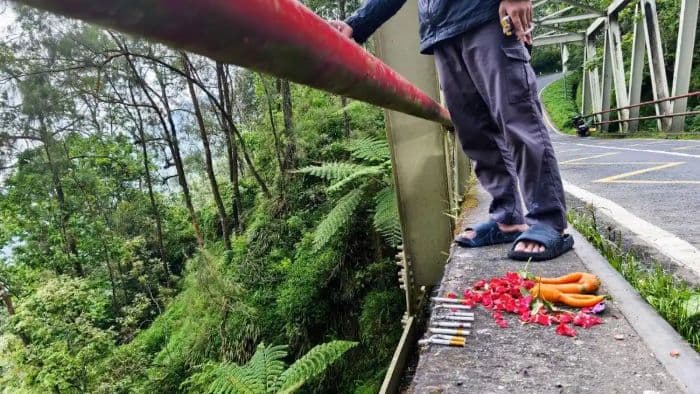 terulang_lagi_pria_24_tahun_lompat_dari_jembatan_cangar