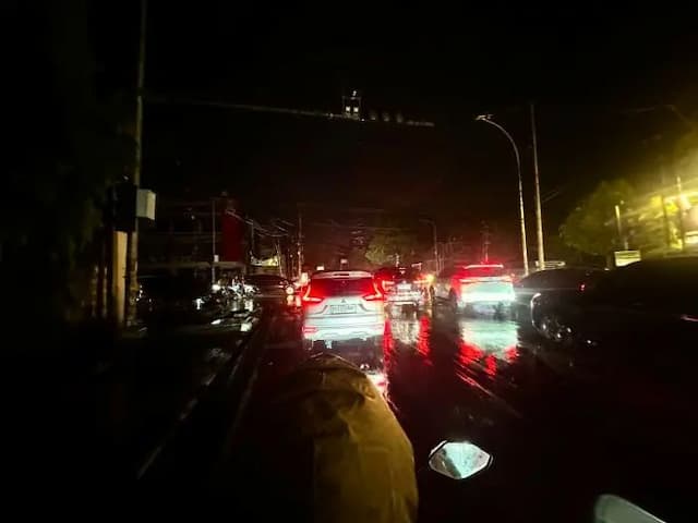 blackout_di_sumatra_bos_pln_ungkap_terjadi_efek_domino_pembangkit