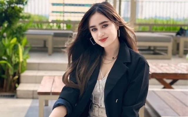 novita_sari_kini_raih_jutaan_pengikut_dan_aset_mewah_dari_tiktok