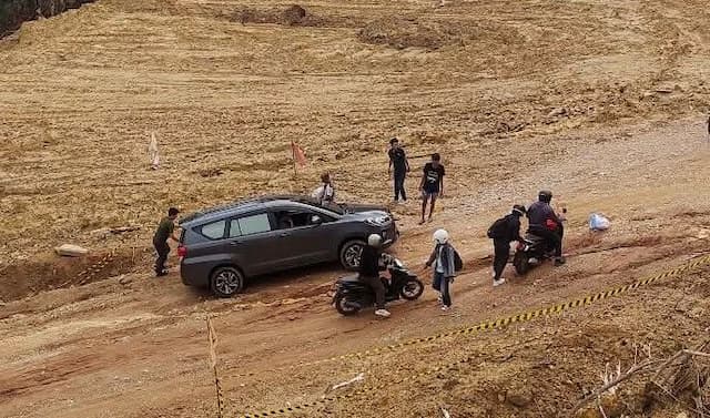 perbaikan_jalinsum_sibolgatarutung_pascabencana_terkesan_diabaikan_