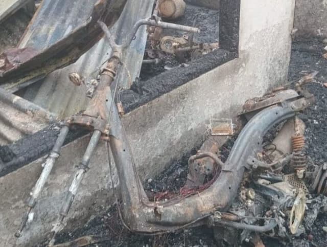 rumah_dan_tujuh_sepeda_motor_terbakar_di_tanjung_morawa_begini_kondisi_korban