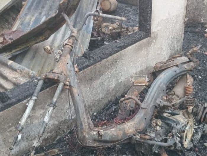 rumah_dan_tujuh_sepeda_motor_terbakar_di_tanjung_morawa_begini_kondisi_korban