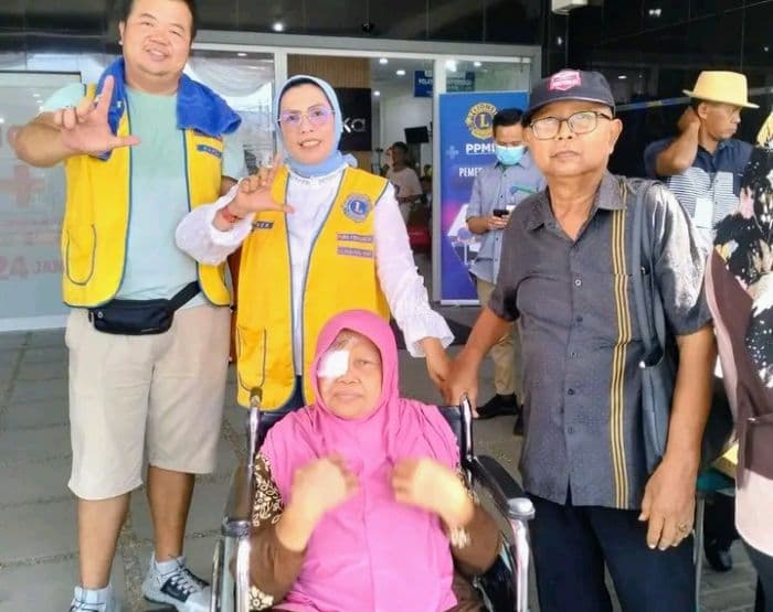 sambut_hut_bhayangkara_warga_batu_bara_operasi_mata_katarak_gratis