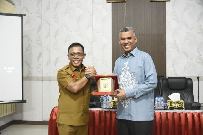 tingkatkan_sdm_rektor_universitas_malikussaleh_aceh_ajak_kerja_sama_pemkab_tapteng