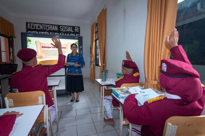 harapan_masa_depan_di_sekolah_sentra_bahagia_medan