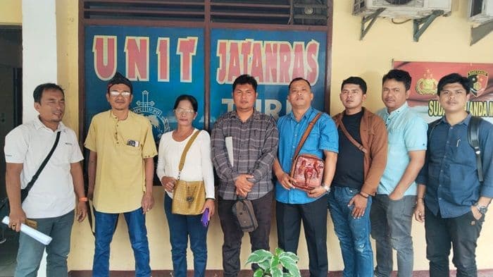 keluarga_jaka_janes_malau_serahkan_surat_kuasa_ke_polisi_enam_tersangka_pengeroyokan_sudah_ditahan