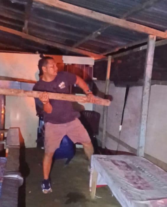 markas_sabu_di_kualuh_hulu_diratakan_polisi_usai_digerebek_emakemak