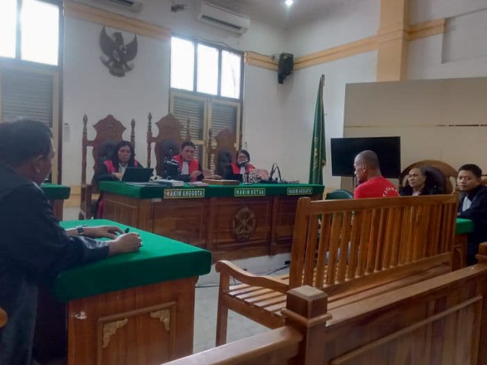 putusan_pengusaha_depot_air_didakwa_bunuh_istri_ditunda_hakim_belum_rampungkan_salinan