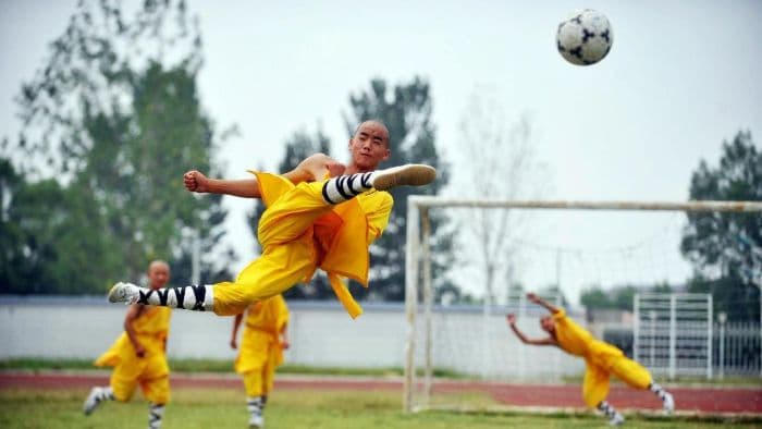stephen_chow_sebut_kung_fu_soccer_ditargetkan_rilis_juli_2026