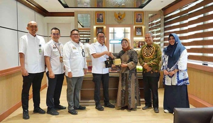 wawako_medan_dorong_kerja_sama_dengan_uma_gaungkan_gerakan_anti_narkoba_di_kampus