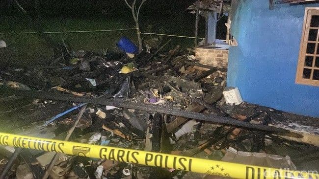 kebakaran_rumah_di_sukabumi_tewaskan_tiga_anak_diduga_berawal_dari_lilin_saat_listrik_padam