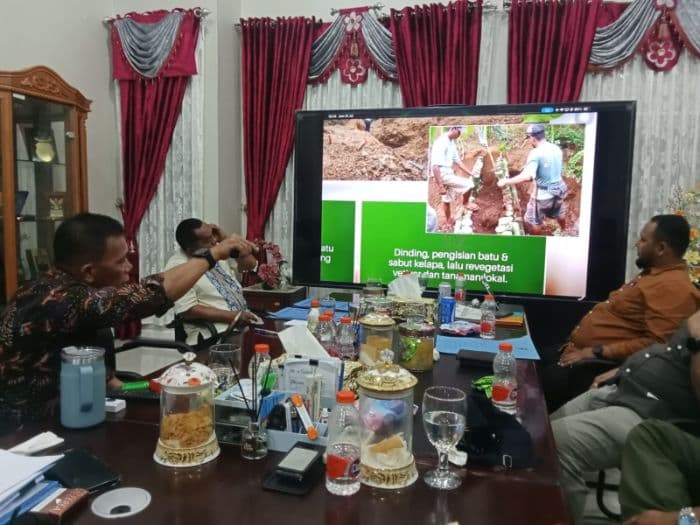 masinton_paparkan_solusi_penanganan_banjir_di_tapteng