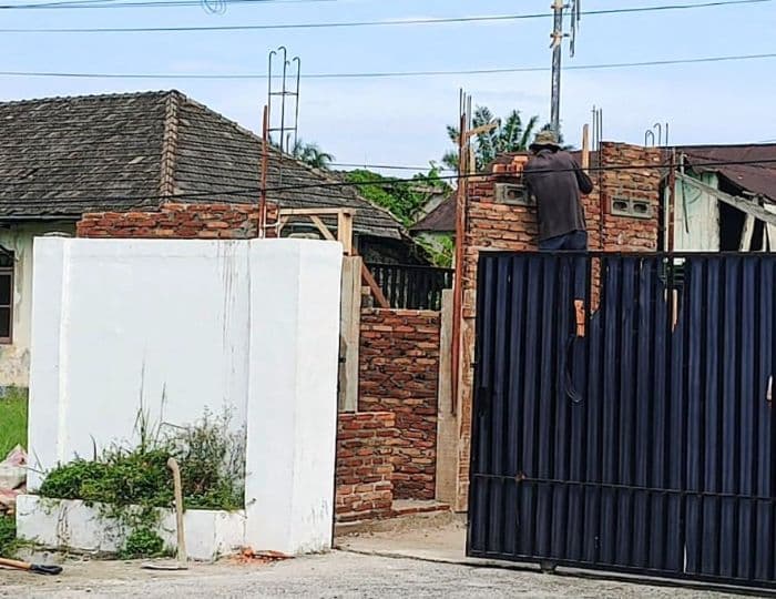 pengerjaan_renovasi_rumdis_kejari_batu_bara_diduga_dilaksanakan_sebelum_terbit_kontrak_kerja