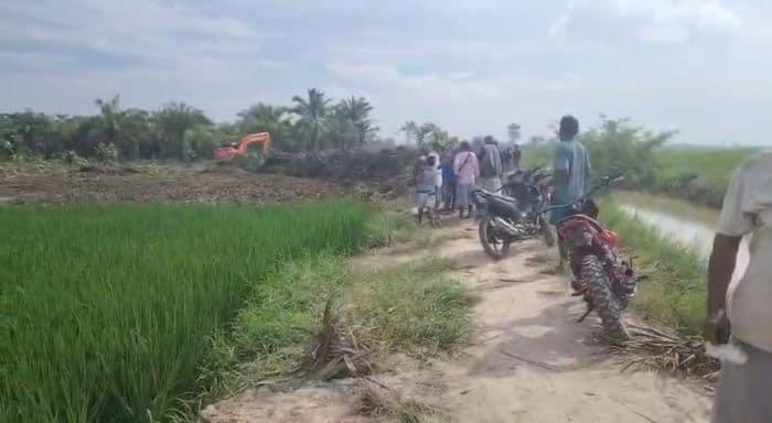 proyek_cetak_sawah_rakyat_di_sergai_diprotes_warga_alat_berat_dihentikan