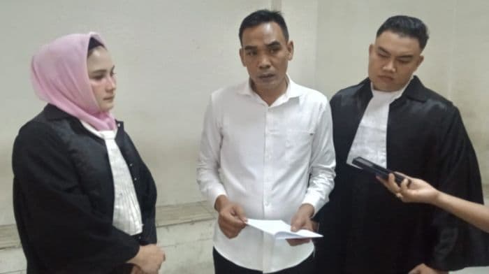 tuntutan_kasus_korupsi_mantan_kabag_di_setda_madina_ditunda_ph_klaim_kliennya_dikriminalisasi