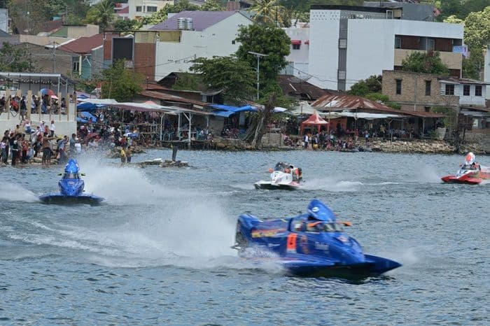 f1_powerboat_danau_toba_2025_selalu_spesial_pembalap_dunia_puji_keindahan_dan_keramahtamahan