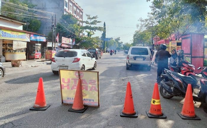 uji_coba_jalur_satu_arah_jalan_diponegoro_lubuk_pakam_tuai_protes_warga