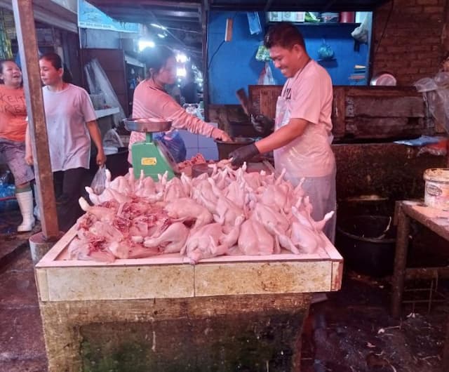 harga_ayam_di_siantar_masih_rp46_ribu_per_kg_pedagang_pilih_pangkas_margin