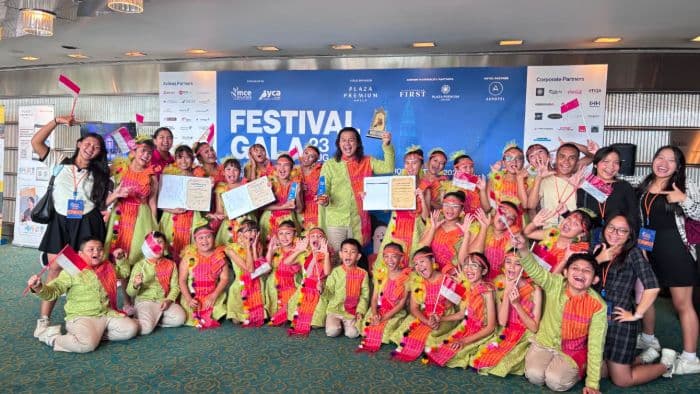 inggou_victory_siantar_juara_1_festival_paduan_suara_internasional_di_malaysia