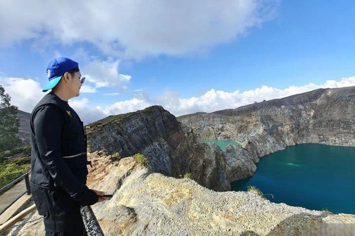 retakan_100_meter_di_kawah_kelimutu_pasca_gempa_77_m_badan_geologi_imbau_waspada_longsor_