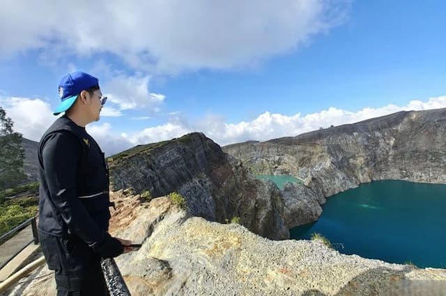 retakan_100_meter_di_kawah_kelimutu_pasca_gempa_77_m_badan_geologi_imbau_waspada_longsor_
