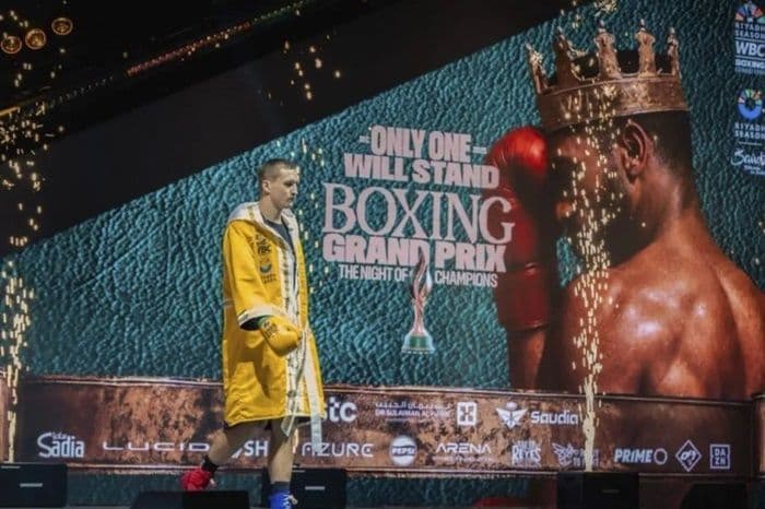 tantang_petinju_tak_terkalahkan_juara_wbc_grand_prix_dylan_biggs_bidik_sabuk_wbc_silver_