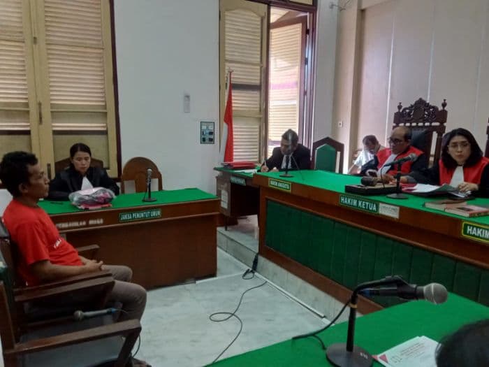 pembunuh_sopir_taksi_online_hingga_buang_mayatnya_di_kutalimbaru_dituntut_penjara_seumur_hidup