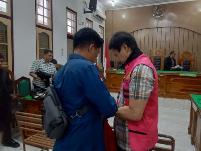 korupsi_smartboard_dirut_pt_bismacindo_divonis_7_tahun_bayar_uang_pengganti_rp10_miliar