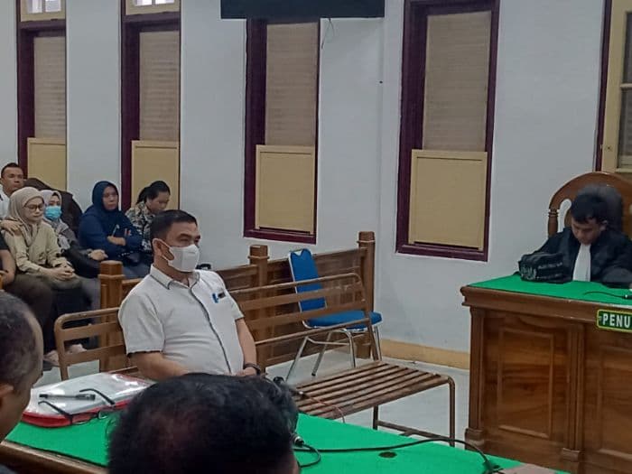 korupsi_smartboard_rp295_miliar_eks_kadisdik_langkat_saiful_abdi_divonis_7_tahun
