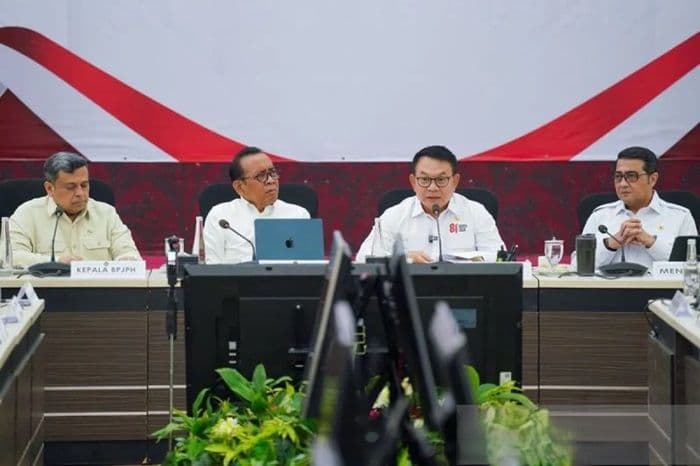 perintah_prabowo_ksp_kawal_implementasi_wajib_halal_berlaku_18_oktober_2026_
