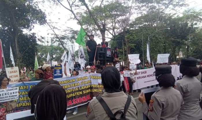 puluhan_petani_geruduk_dprd_sumut_desak_konflik_agraria_segera_dituntaskan_